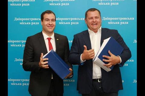 tn_ua-dnipro_metro_extension_contract_signing_3.jpg